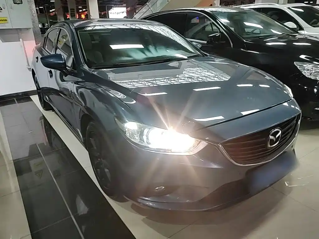 Atenza 2.0 L Blue Sky Luxury