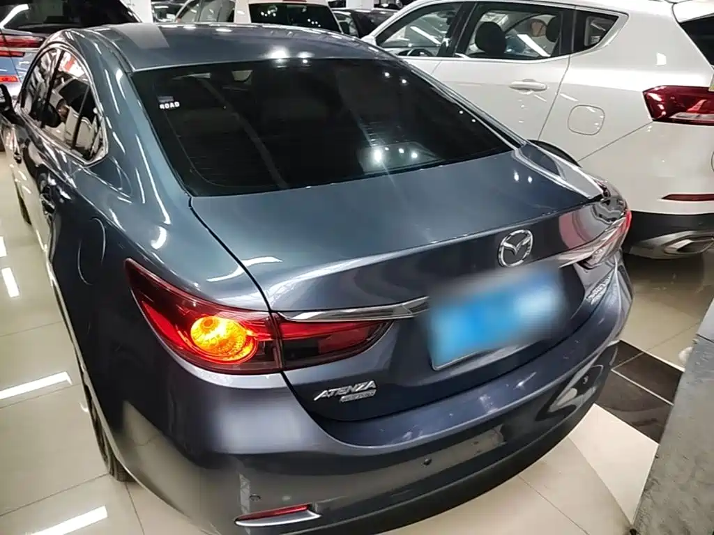 Atenza 2.0 L Blue Sky Luxury