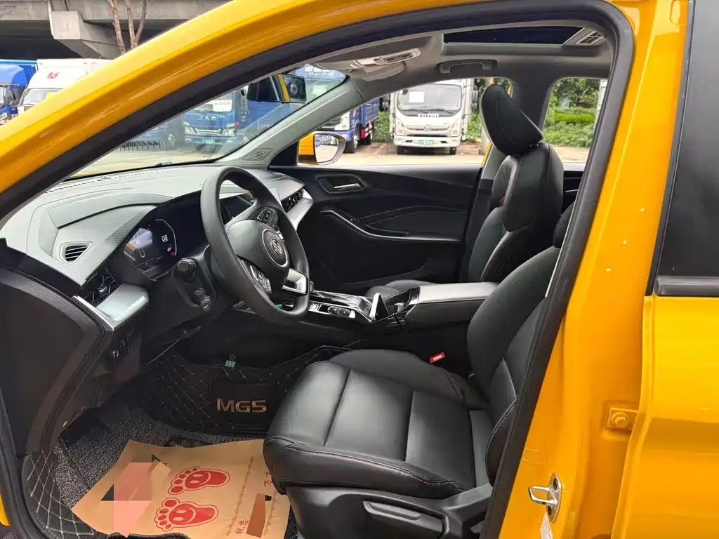 MG5 180 DVVT CVT Youth Luxury