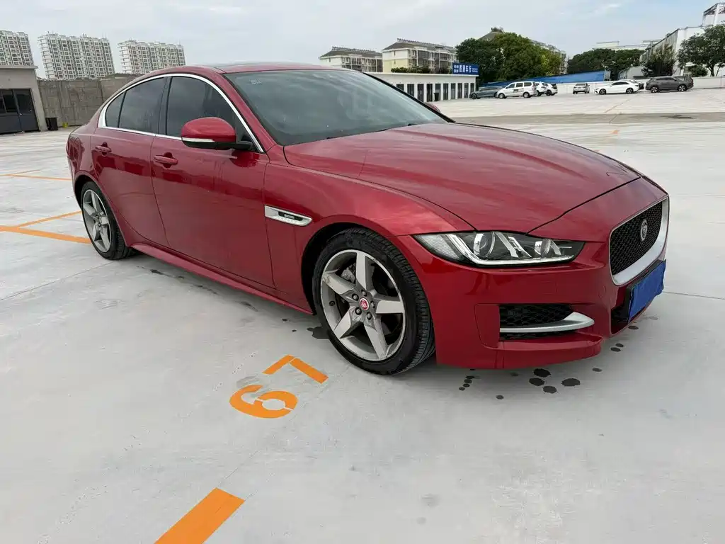 Jaguar XE 2.0 T 240 PS R-Sport