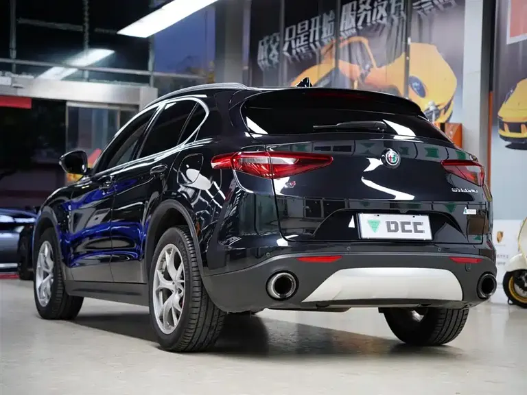 Alfa Romeo Stelvio 2.0 T 200 HP Luxury