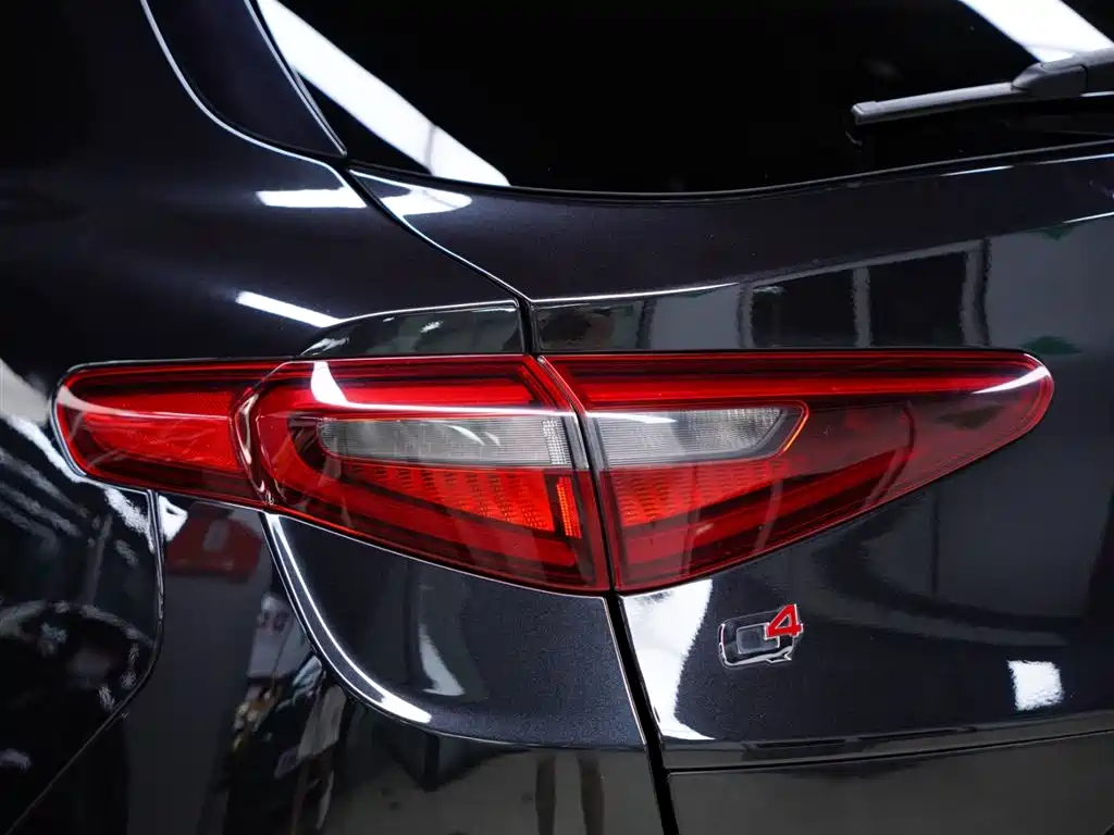 Stelvio 2.0 T 200 HP Luxury