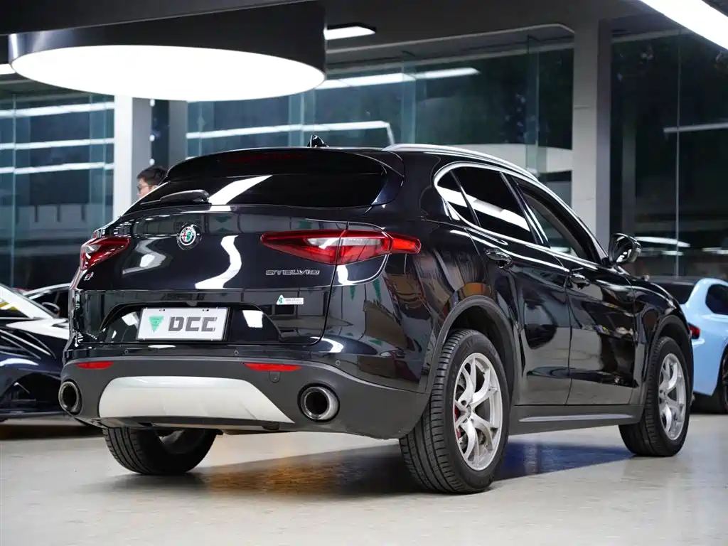 Stelvio 2.0 T 200 HP Luxury