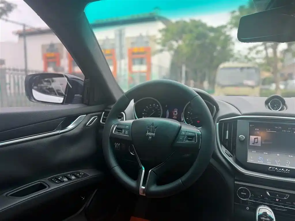 Ghibli 3.0 T Standard