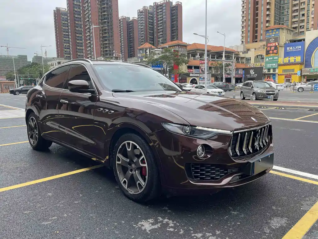 Levante 3.0 T Standard
