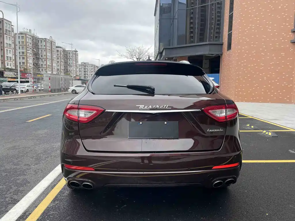 Levante 3.0 T Standard