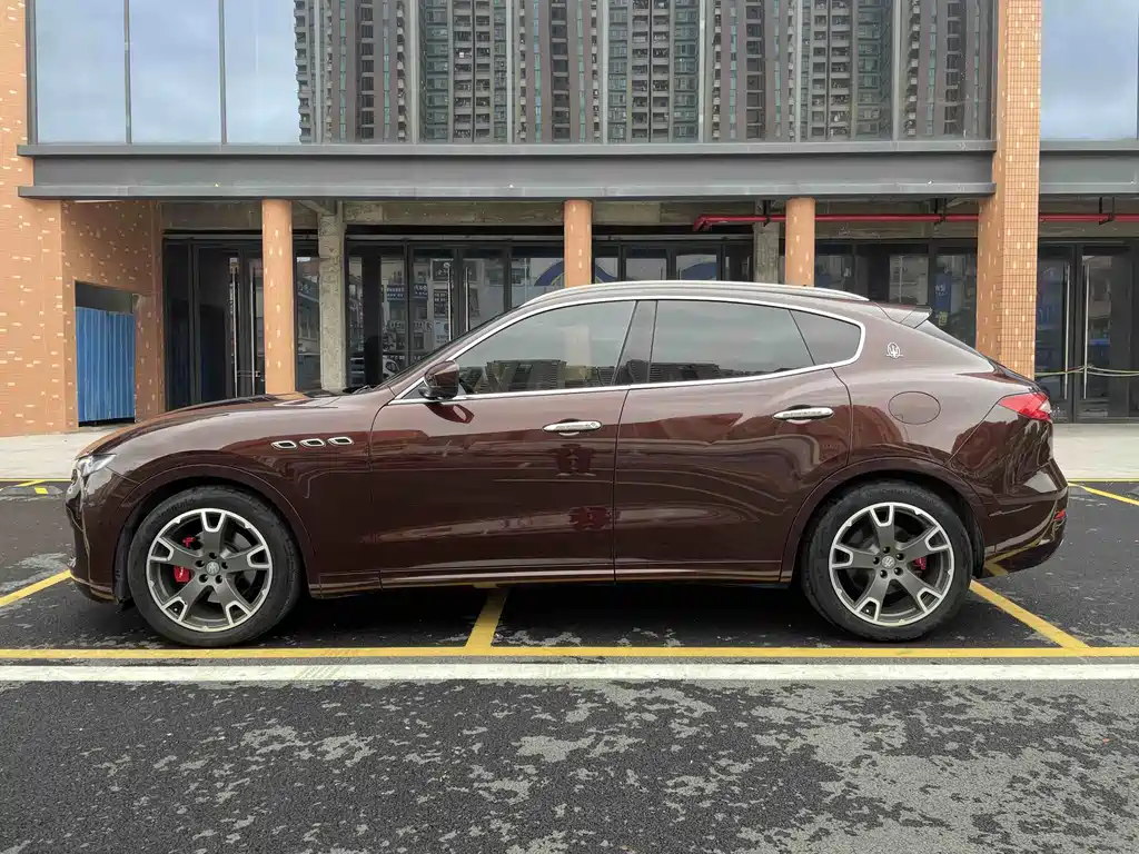 Levante 3.0 T Standard