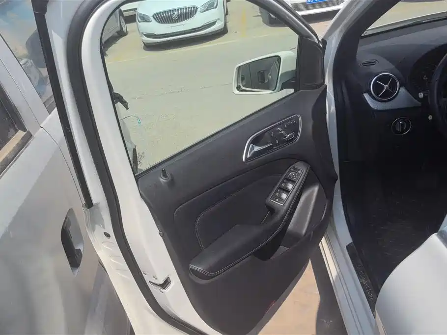 Mercedes-Benz B-Class B 200 Fashion