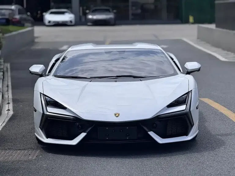 Lamborghini Revuelto 6.5 L PHEV Standard
