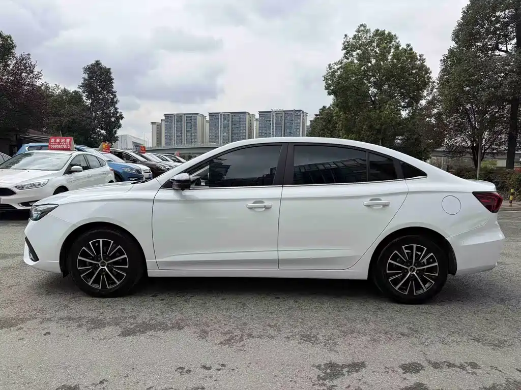 Roewe i5 1.5 L CVT Diamond