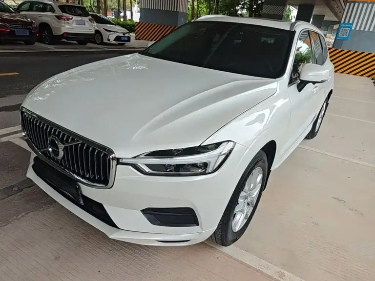 Volvo XC60 T5 4 WD Smart Ease CN-VI