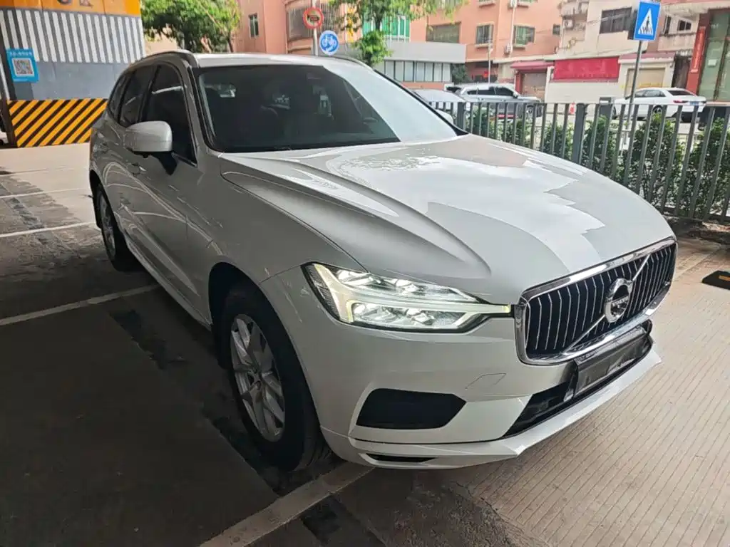 Volvo XC60 T5 4 WD Smart Ease CN-VI