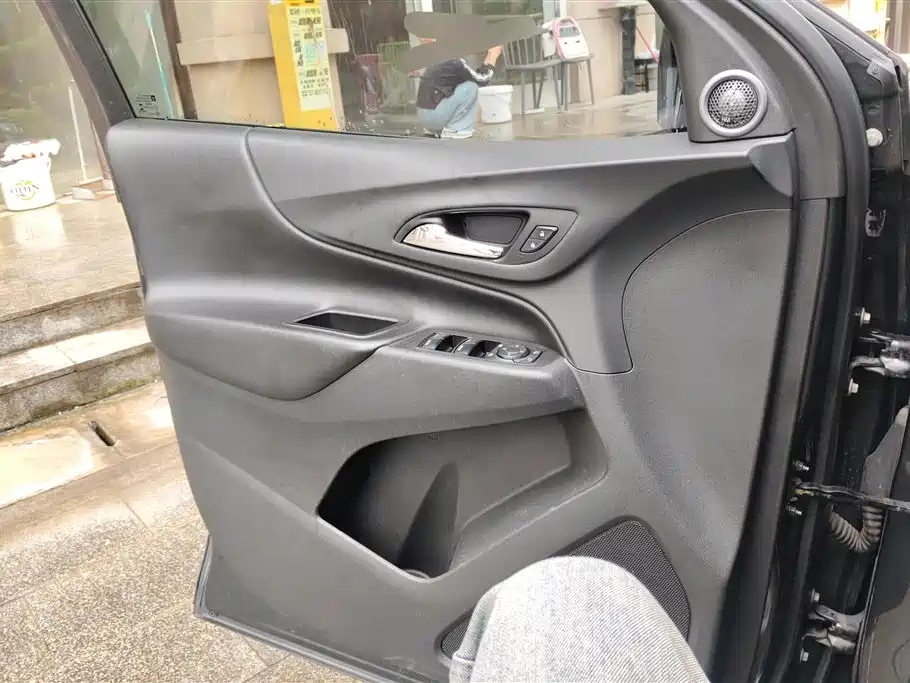 Equinox 535 T Auto Speed World