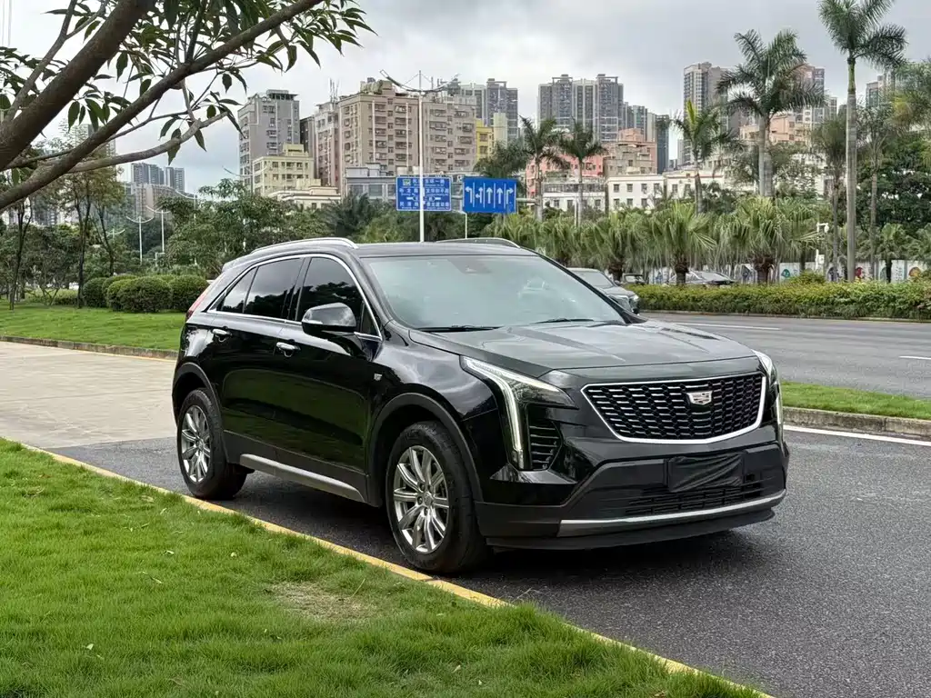 Cadillac XT4 28 T 2 WD Distinguished