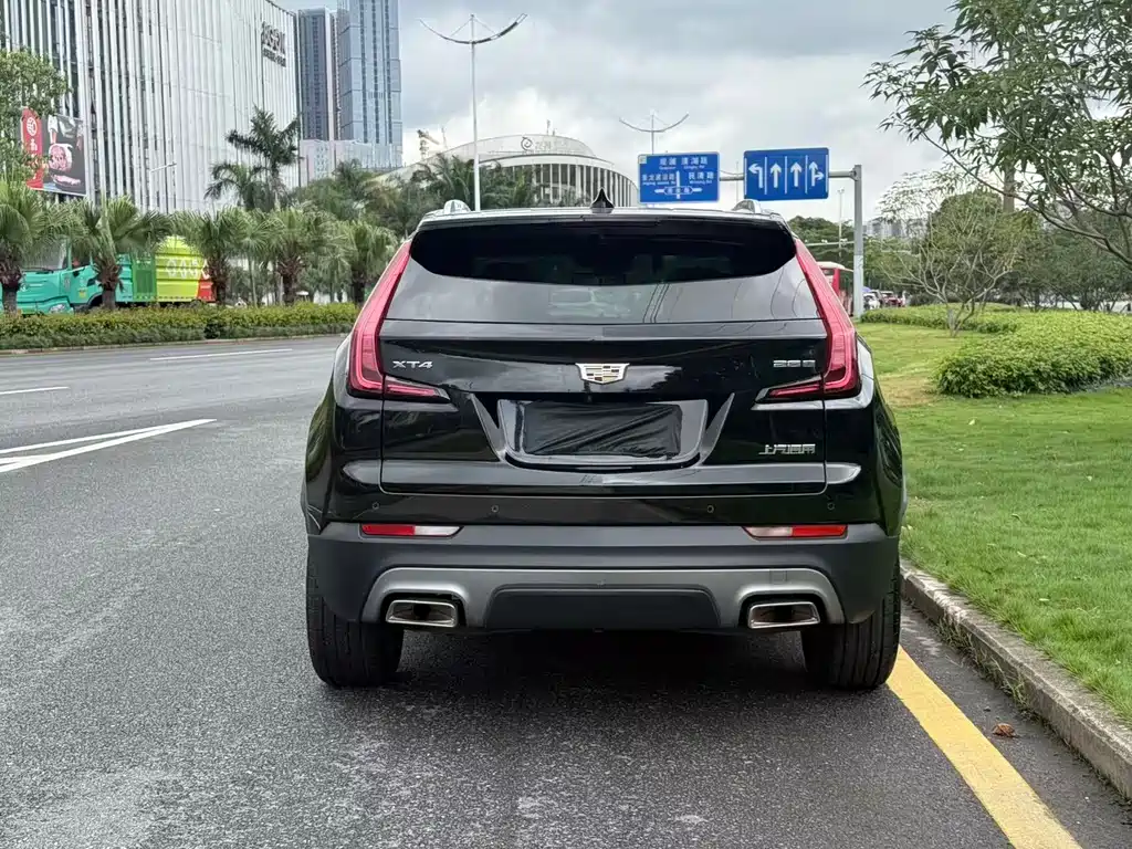 Cadillac XT4 28 T 2 WD Distinguished