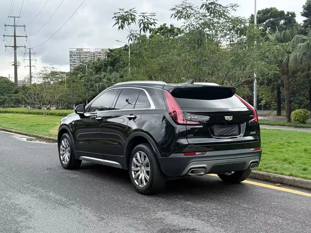 Cadillac XT4 28 T 2 WD Distinguished