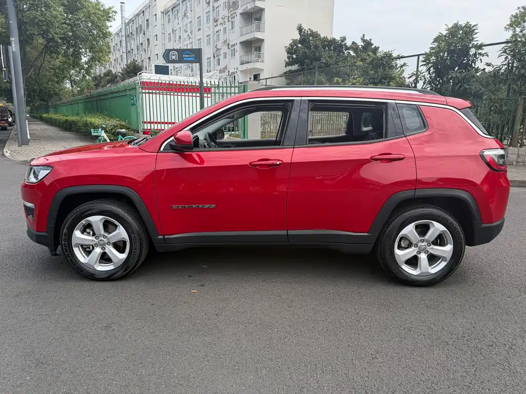Compass 200 T Auto Home Enjoyment