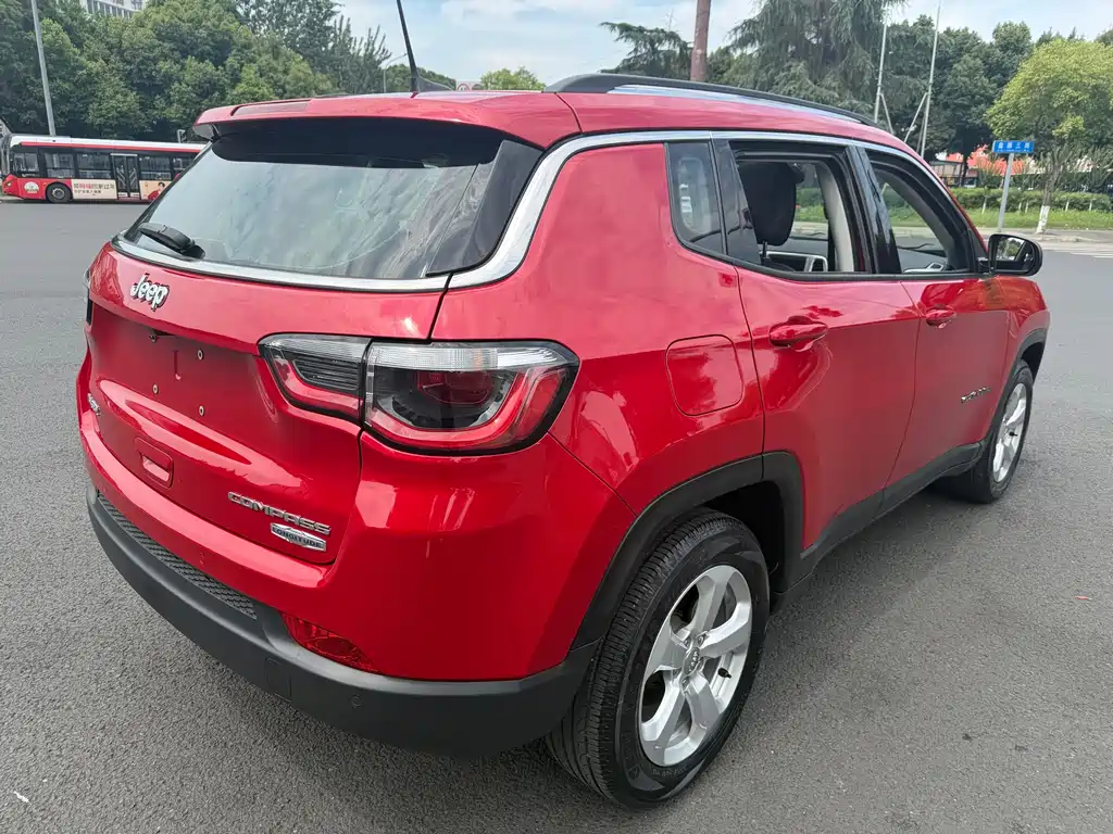 Compass 200 T Auto Home Enjoyment