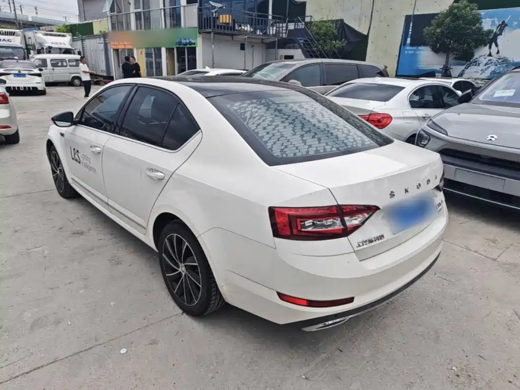 Octavia TSI280 DSG Smart Travel Luxury CN-VI