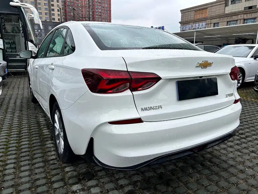 Monza 1.5 L DCT Pleasure