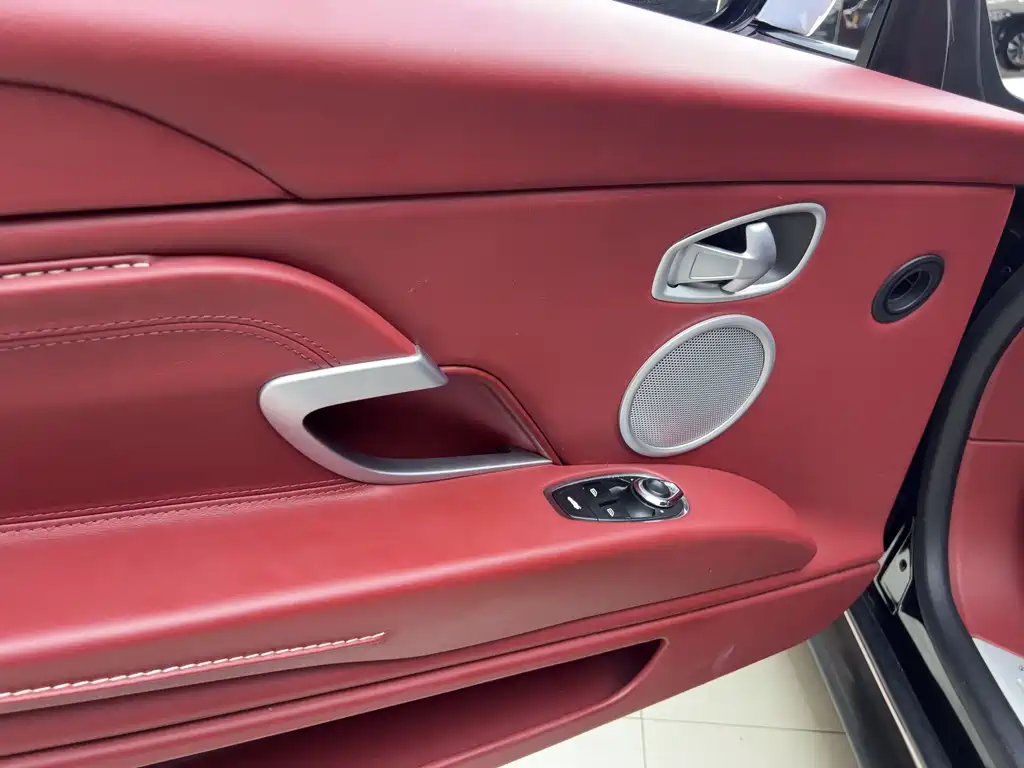 Aston Martin DB11 4.0 T V8 Volante
