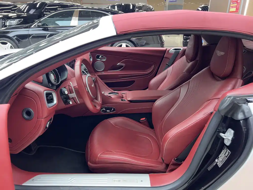 Aston Martin DB11 4.0 T V8 Volante