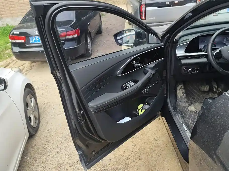 Exeed Lingyun 300 T 2 WD Stellar