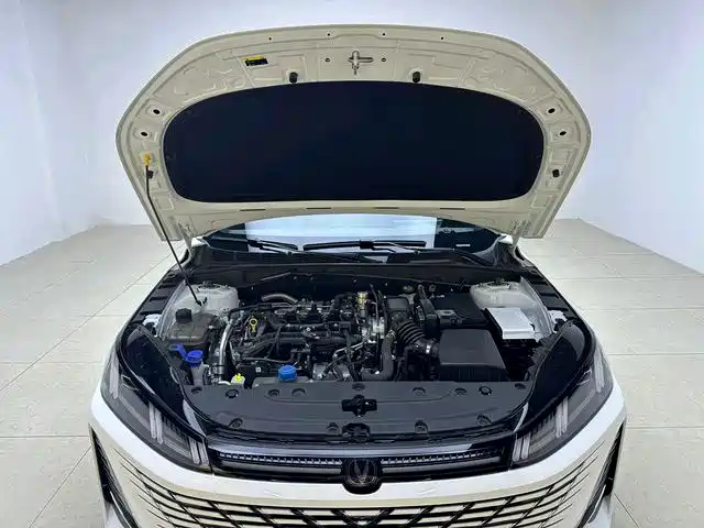 Eado 逸动 2026款 第四代 1.5 T 500 Bar 智享型