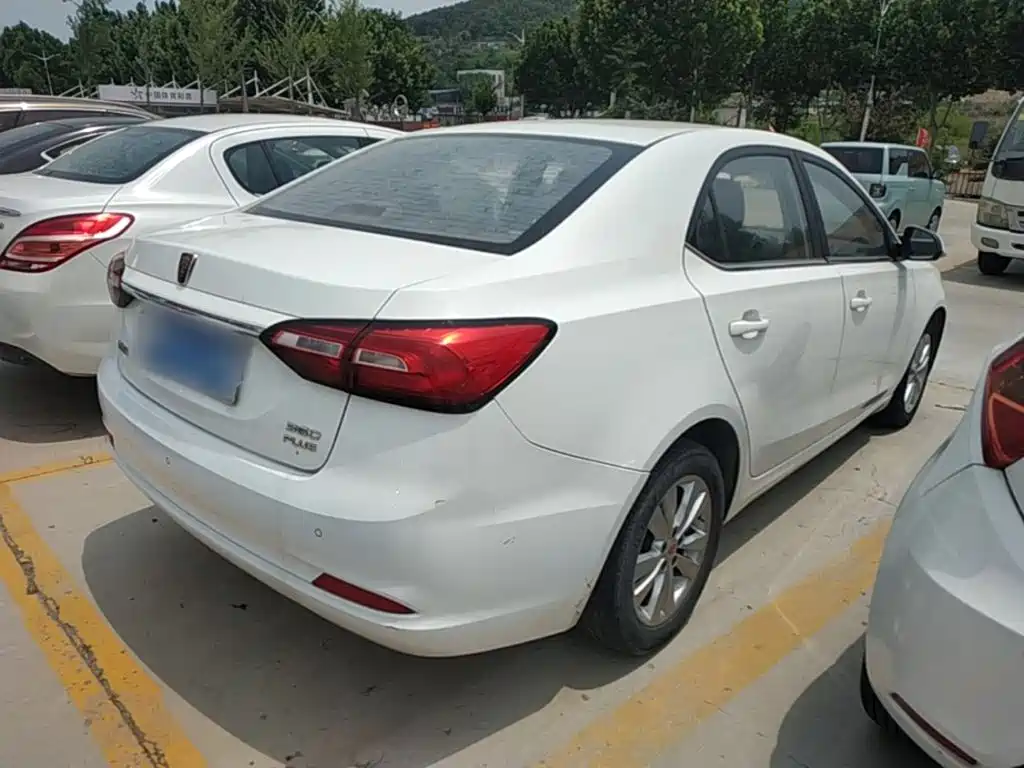 Roewe 360 PLUS 1.5 L Manual Luxury
