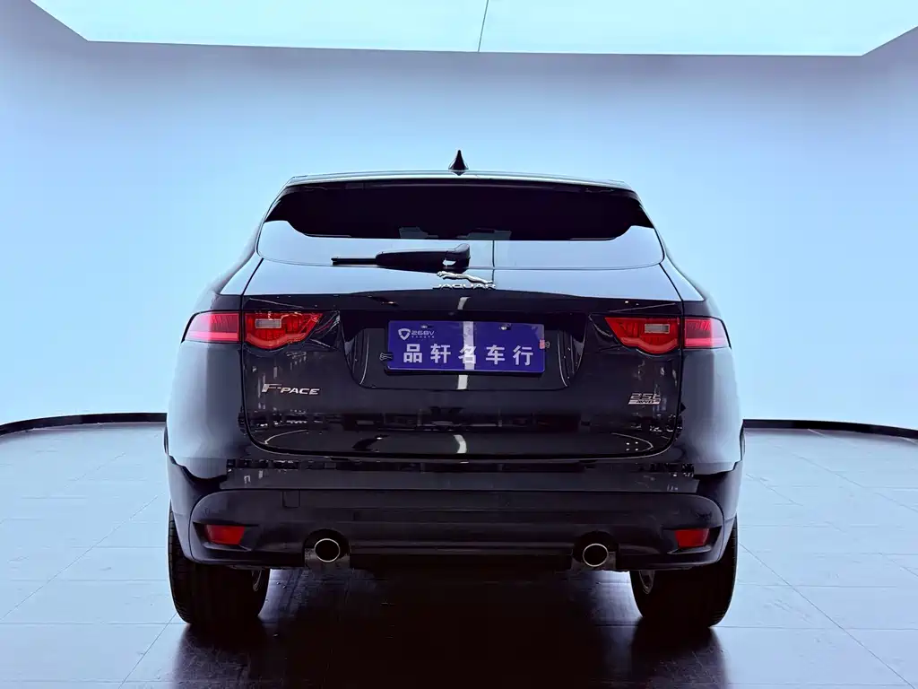 Jaguar F-PACE 2.0 T Urban Premium