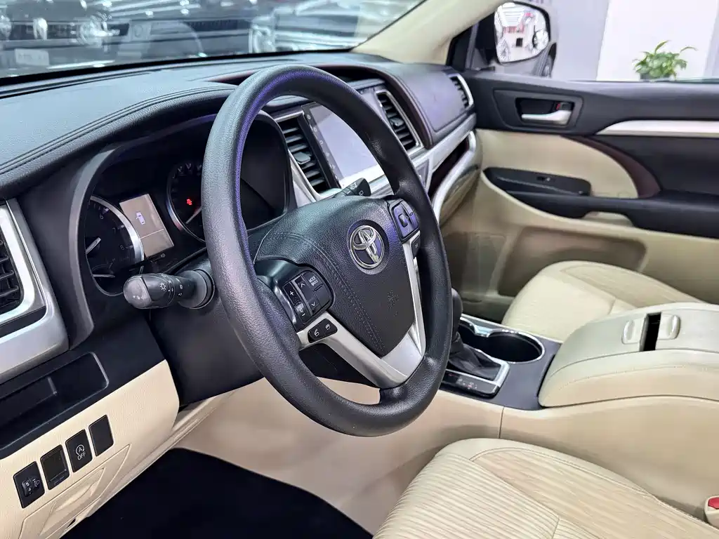 Highlander 2.0 T 2 WD Elite 5-seat