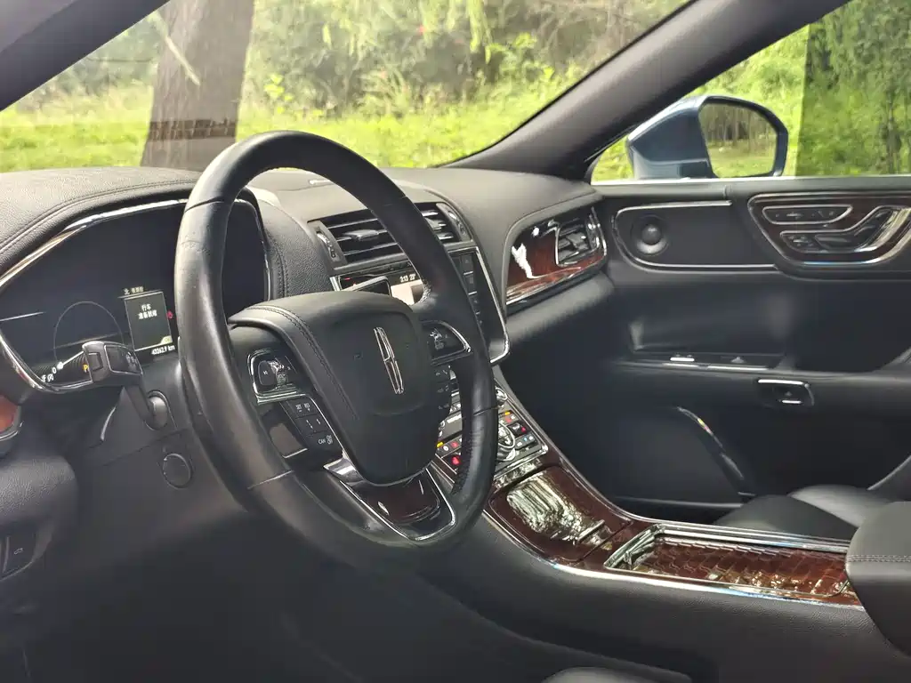 Lincoln Continental 2.0 T 2 WD Honor Shine