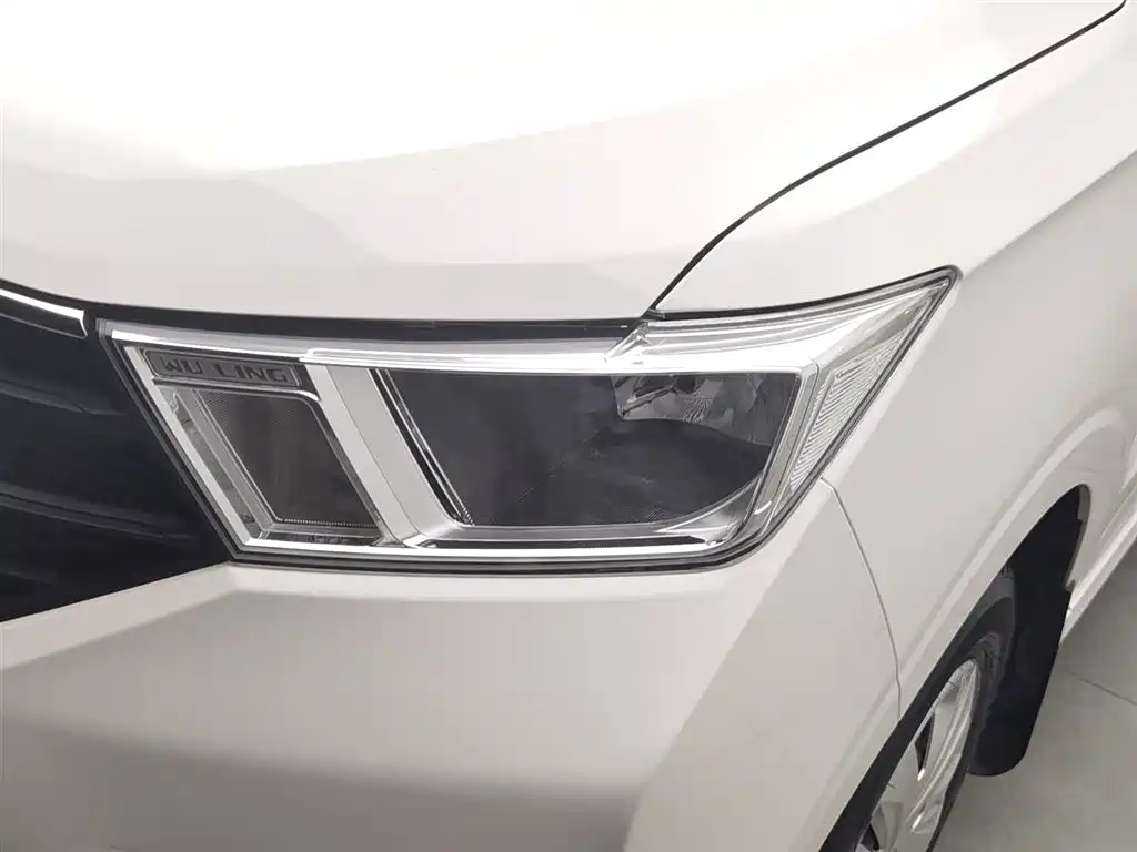 Wuling Hongguang Facelift 1.5 L S Basic Electric Assist LAR