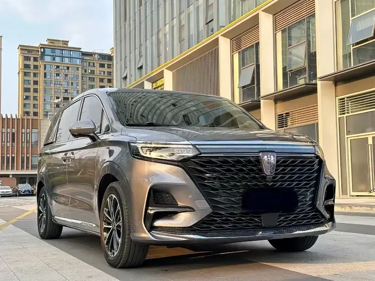Roewe iMAX8 400 TGI Honored