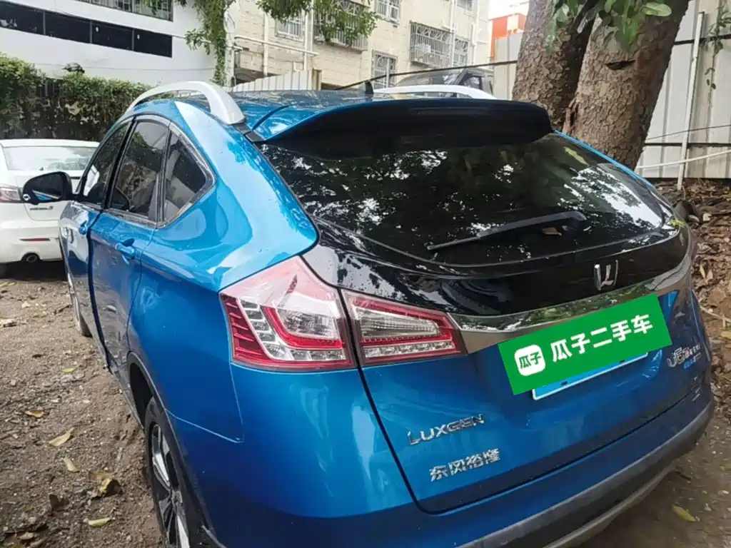 URX 6 SUV 1.8 T Smart Supreme