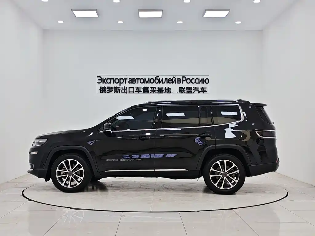Grand Commander 2.0 T 4 WD Joy CN-VI