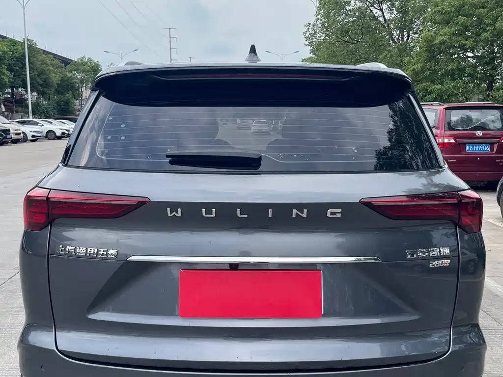Wuling Victory 280 T 1.5 T CVT Flagship