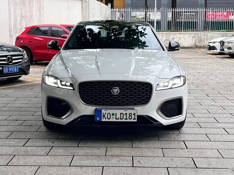 Jaguar XFL 2.0 T P300 4 WD Flagship Sport Gilt
