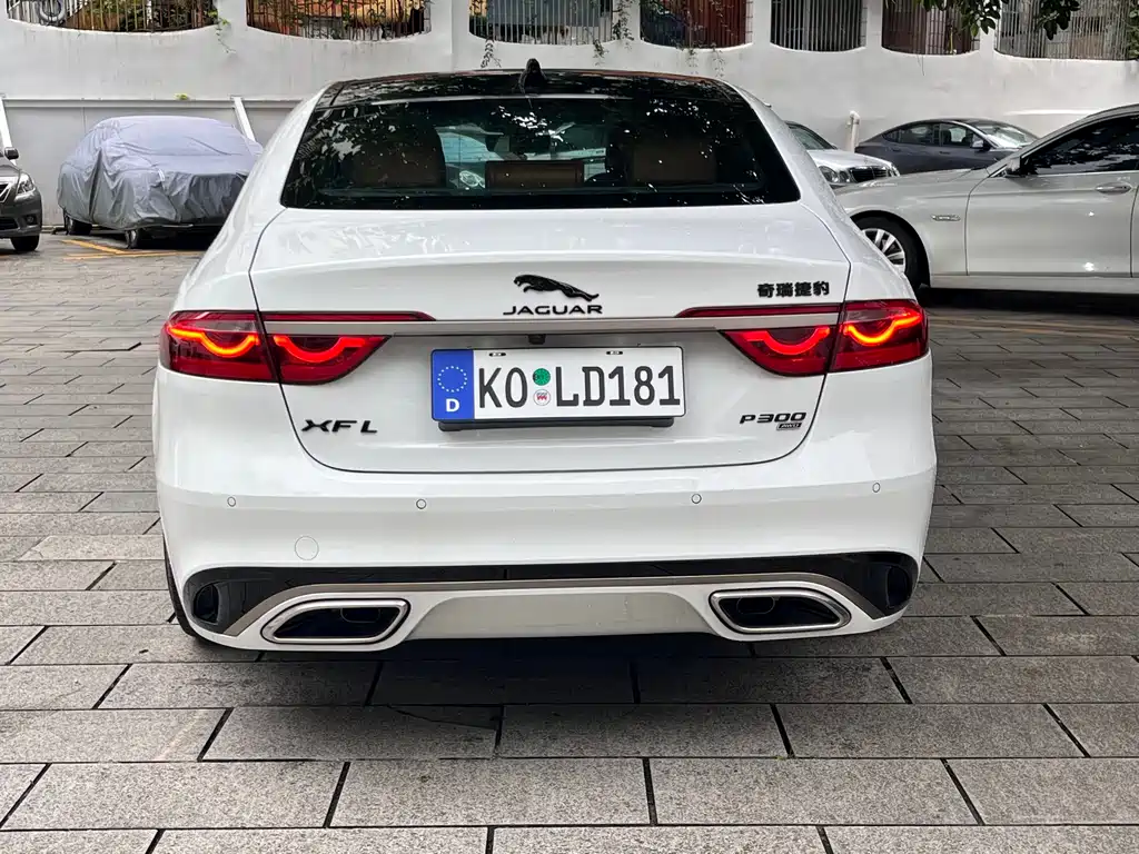 Jaguar XFL 2.0 T P300 4 WD Flagship Sport Gilt