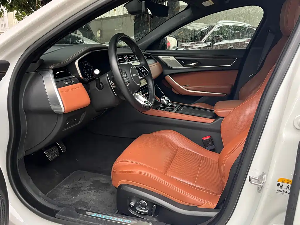 Jaguar XFL 2.0 T P300 4 WD Flagship Sport Gilt