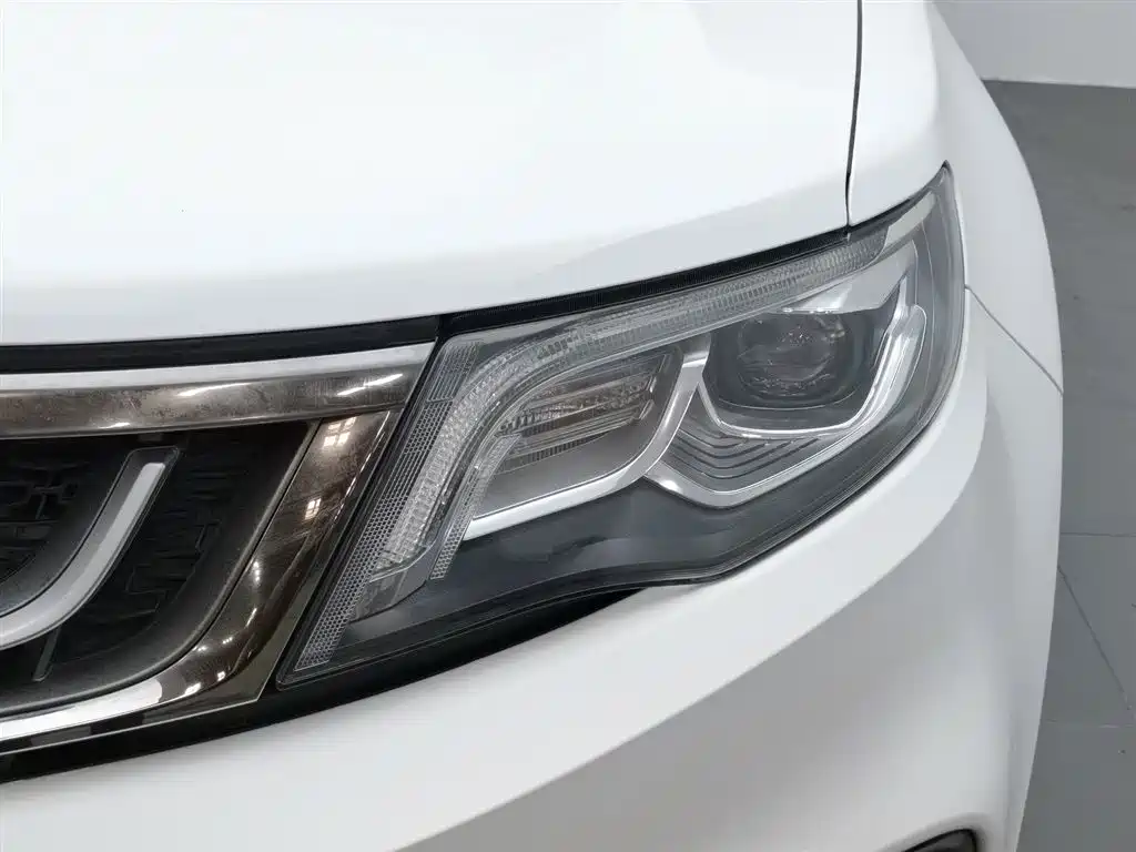 Boyue 1.8 TD Auto 2 WD Smart 4 G Connected