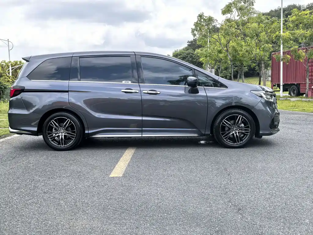 Odyssey 2.0 L e:HEV Sharp· Shine Enjoyment