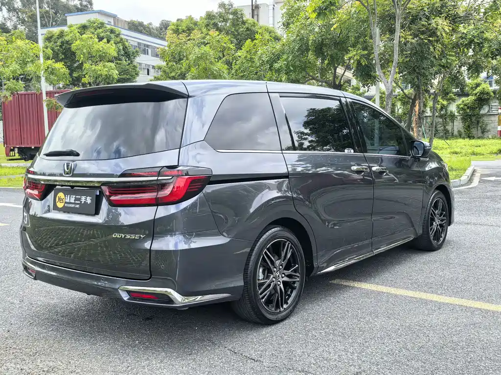 Odyssey 2.0 L e:HEV Sharp· Shine Enjoyment