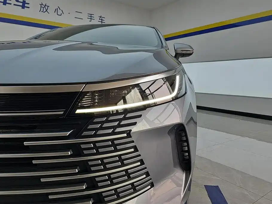 Destroyer 05 Glory DM-i 55 KM Luxury
