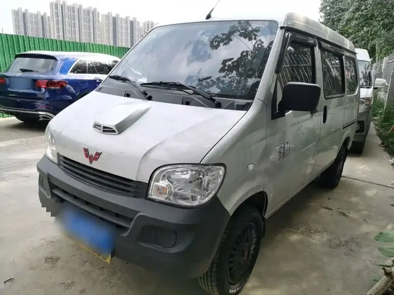 Wuling Zhiguang 1.5 L Utility 5 7-seat