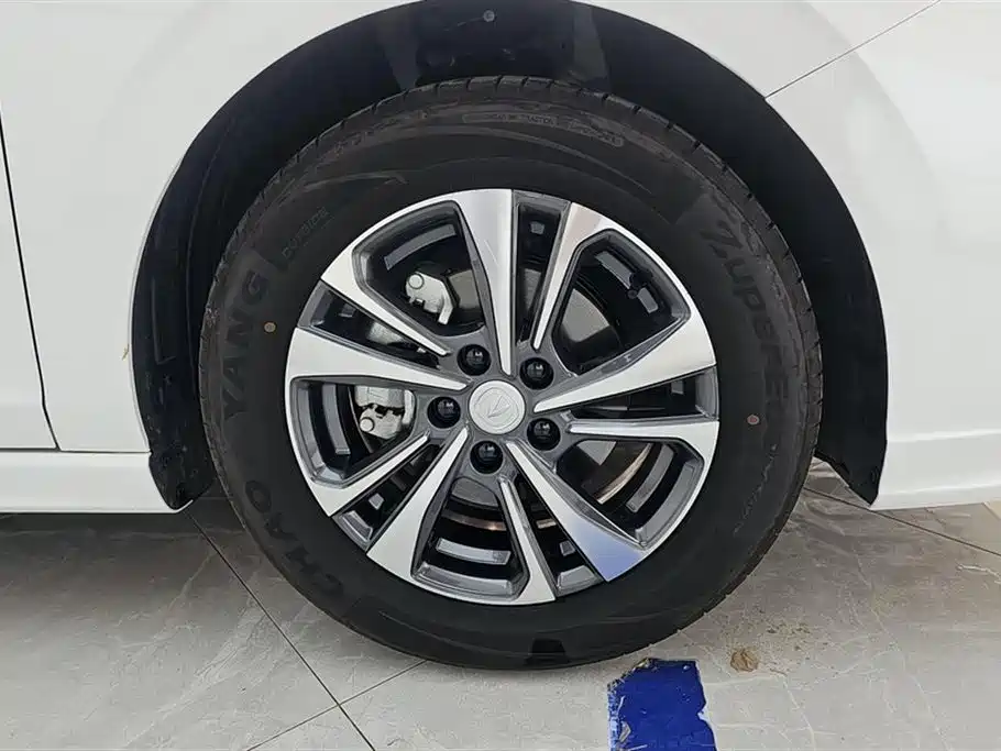 Eado PLUS 1.4 T DCT High Energy