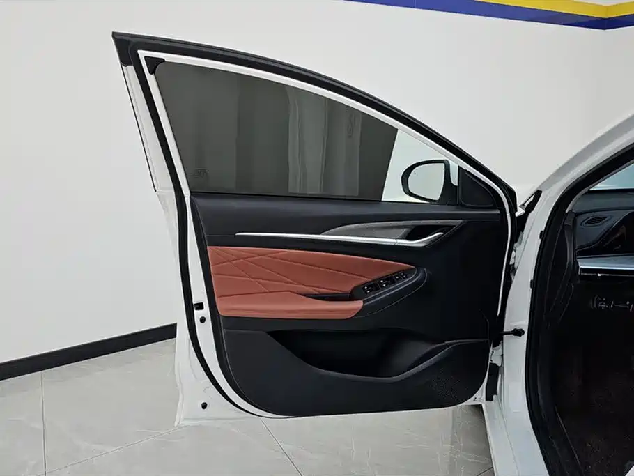 Eado PLUS 1.4 T DCT High Energy