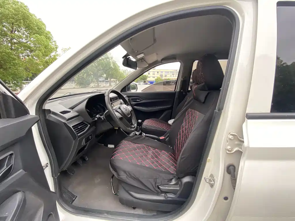Wuling Hongguang 1.5 L S Basic LAR