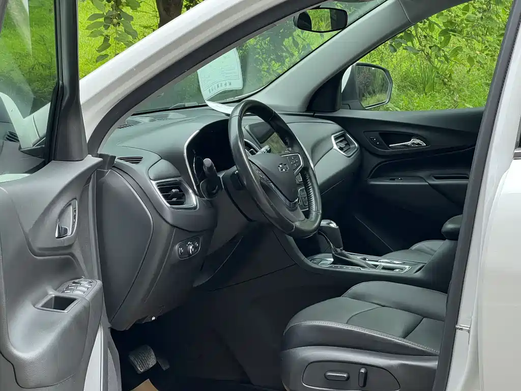 Equinox 探界者 2018款 535 T 自动四驱拓界版