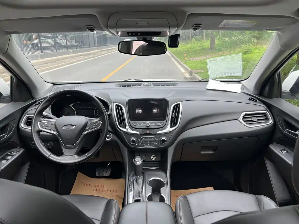 Equinox 探界者 2018款 535 T 自动四驱拓界版